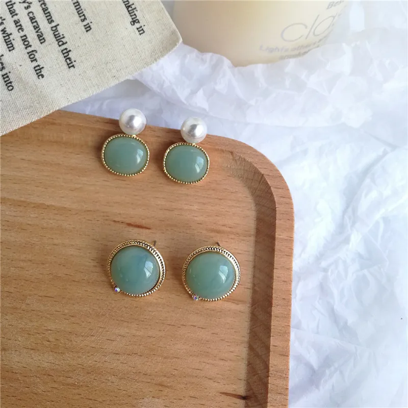 New Design Round Geometric Imitation Pearl Green Stone Shaped Stud Earrings For Women Ear Jewelry Birthday Gifts
New Design Round Geometric Imitation Pearl Green Stone Shaped Stud Earrings For Women Ear Jewelry Birthday Gifts