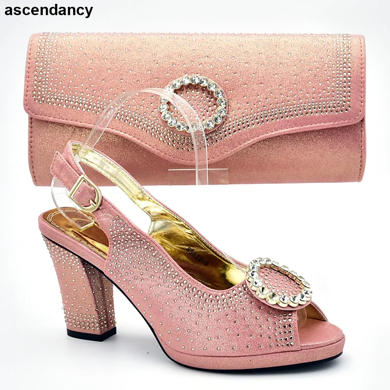New Italian Shoes with Matching Bags Set Decorated with Rhinestone African Shoes and Bag Set for Party Women Shoes Summer 2019
New Italian Shoes with Matching Bags Set Decorated with Rhinestone African Shoes and Bag Set for Party Women Shoes Summer 2019