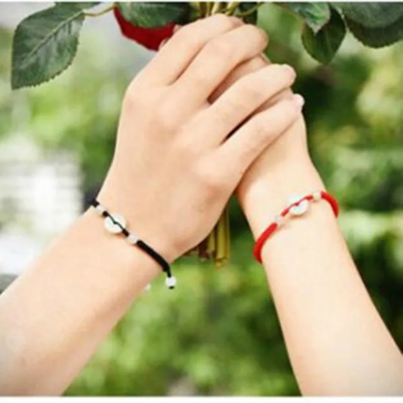 FENGASHOUW Hand woven buckle Red String Bracelet Red hand rope year of fate of men and women casual lovers
FENGASHOUW Hand woven buckle Red String Bracelet Red hand rope year of fate of men and women casual lovers