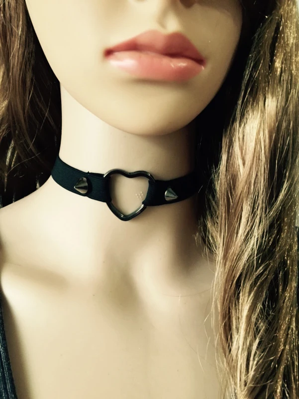 Harajuku Vintage Choker Collar Harness Necklace Stud Heart Pendant Collar Harness Stage Performance Fetish Wear Harness JQ006
Harajuku Vintage Choker Collar Harness Necklace Stud Heart Pendant Collar Harness Stage Performance Fetish Wear Harness JQ006