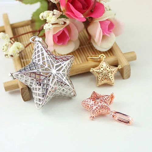 2PCS Star Hollow Cage Filigree Ball Box Diffuser Necklace Locket Pendants For DIY Perfume Essential Oil Jewelry Findings
2PCS Star Hollow Cage Filigree Ball Box Diffuser Necklace Locket Pendants For DIY Perfume Essential Oil Jewelry Findings