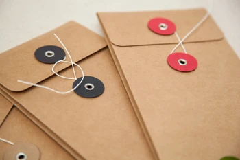 210*105mm Wire buckle kraft paper bag, envelope,gift paper bag 100piece\lot Fast shipping
210*105mm Wire buckle kraft paper bag, envelope,gift paper bag 100piece\lot Fast shipping