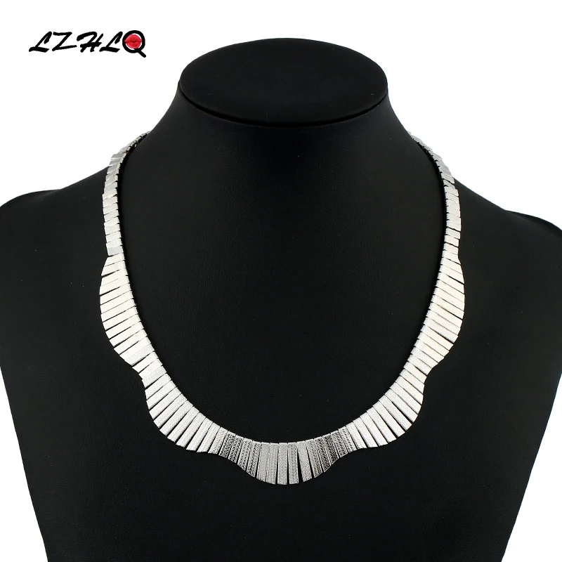 LZHLQ 2020 New Trendy Maxi Choker Necklaces Women Waves Collar Necklace Metal Plated Short Chains Statement Jewelry Accessories
LZHLQ 2020 New Trendy Maxi Choker Necklaces Women Waves Collar Necklace Metal Plated Short Chains Statement Jewelry Accessories