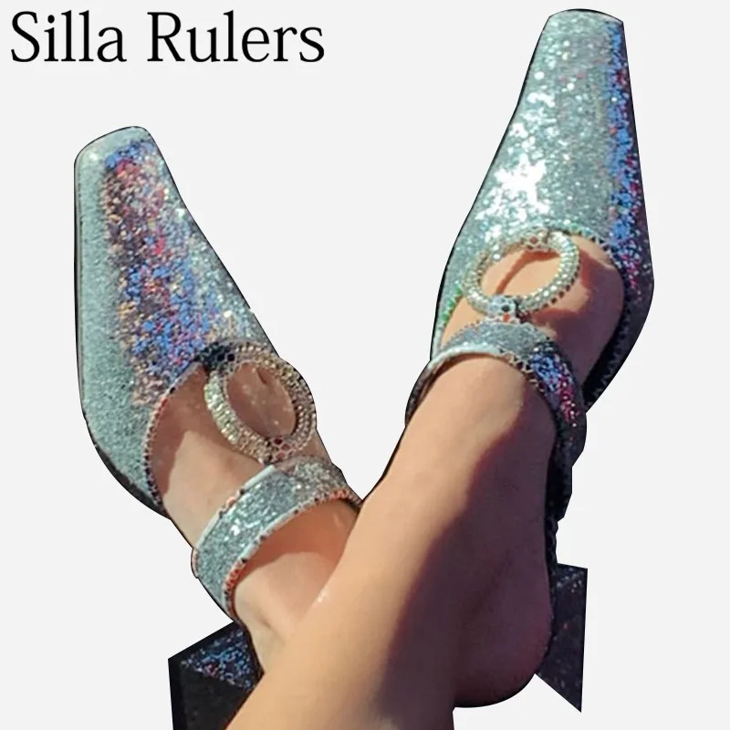 2019 Bling Silver Sequined Ring Buckle Slippers Woman Square Toe Summer Mules Woman Outside Chunky Heels Half Slippers For Women
2019 Bling Silver Sequined Ring Buckle Slippers Woman Square Toe Summer Mules Woman Outside Chunky Heels Half Slippers For Women