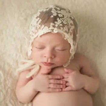 2pcs/lot White Cream Soft Embroidery Lace Cotton Baby Girl Beanie Hat Hand Made Crochet Bonnet Enfant Newborn Photography Props
2pcs/lot White Cream Soft Embroidery Lace Cotton Baby Girl Beanie Hat Hand Made Crochet Bonnet Enfant Newborn Photography Props