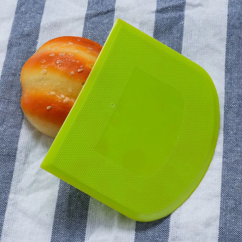 Plastic Dough Icing Fondant Scraper Baking Scraper Plain Smooth Edge Cutters Pastry Tools Random Color
Plastic Dough Icing Fondant Scraper Baking Scraper Plain Smooth Edge Cutters Pastry Tools Random Color