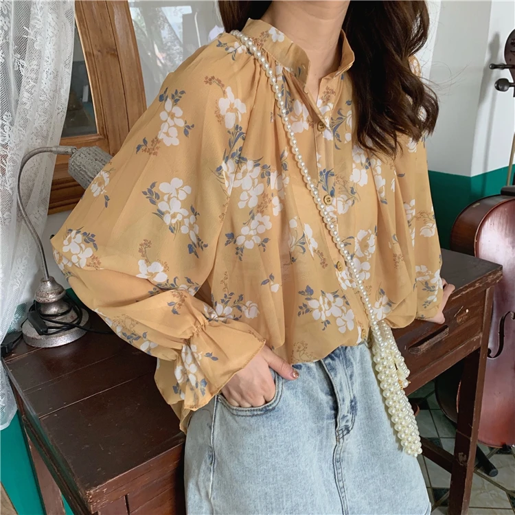 Vacation beach thin chiffon Sun protection clothing long sleeve summer new o-neck flower print Blouses Shirts Women Clothing hot
Vacation beach thin chiffon Sun protection clothing long sleeve summer new o-neck flower print Blouses Shirts Women Clothing hot
