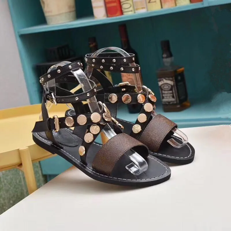 Heat Women summer Casual flat beach sneakers woman crystal rivets slides Shoes woman FASHION SHOES leisure woman Fashion sandals
Heat Women summer Casual flat beach sneakers woman crystal rivets slides Shoes woman FASHION SHOES leisure woman Fashion sandals