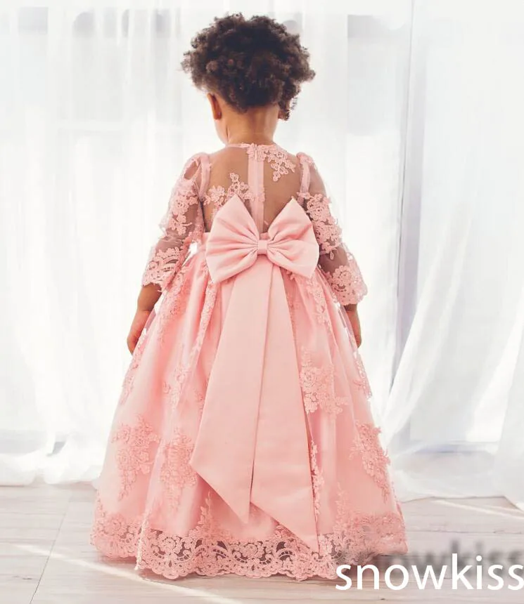 Cute popular pink long sleeve lace infant birthday girl flower petals dress O-neck appliques ad cute bow sash girl prom gowns
Cute popular pink long sleeve lace infant birthday girl flower petals dress O-neck appliques ad cute bow sash girl prom gowns