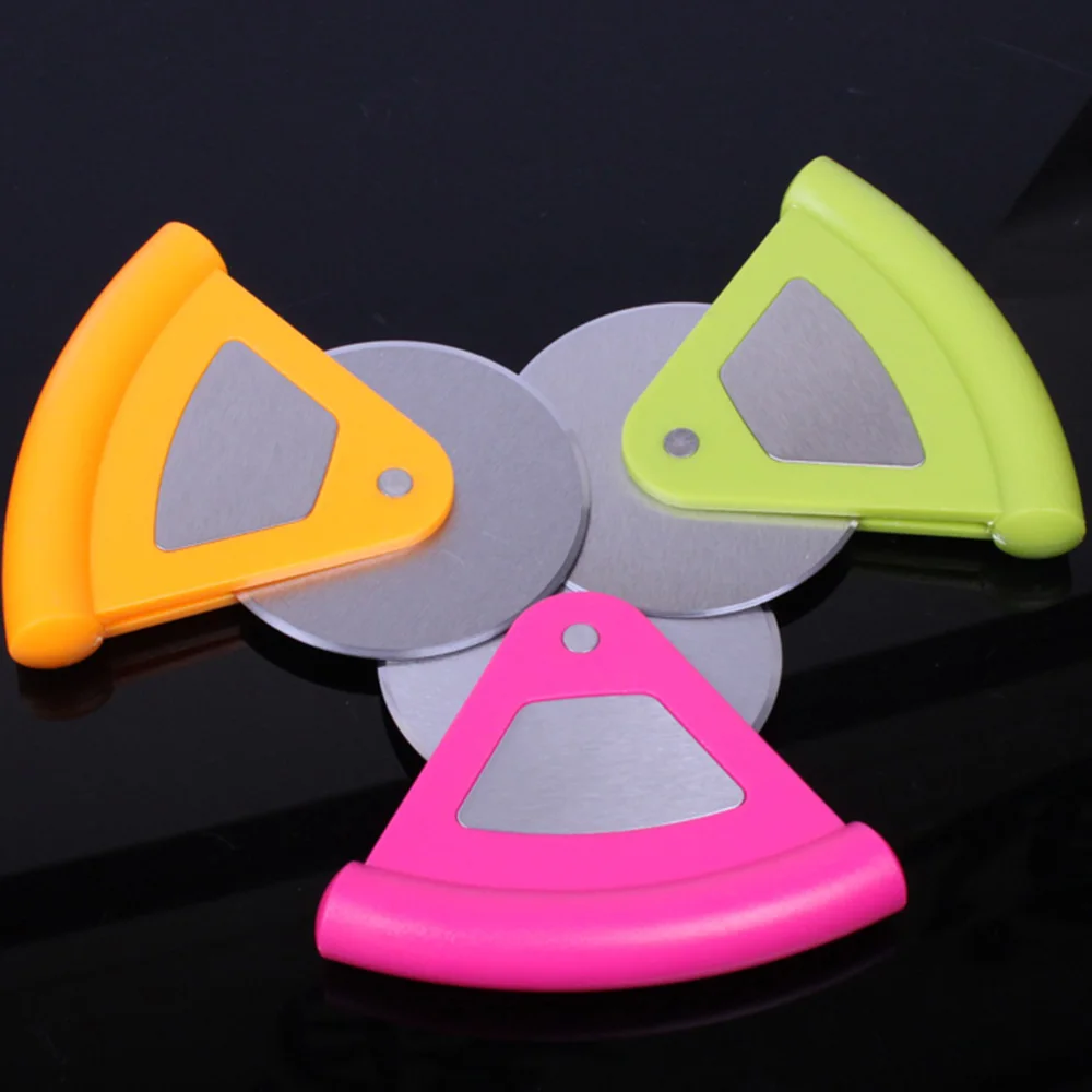 (Clearance Sale) Anti-slip Silicone Microwave Mitts Stainless Steel Pizza Cutter Round Shape Wheels Cutter Cake Bread Knife tool
(Clearance Sale) Anti-slip Silicone Microwave Mitts Stainless Steel Pizza Cutter Round Shape Wheels Cutter Cake Bread Knife tool