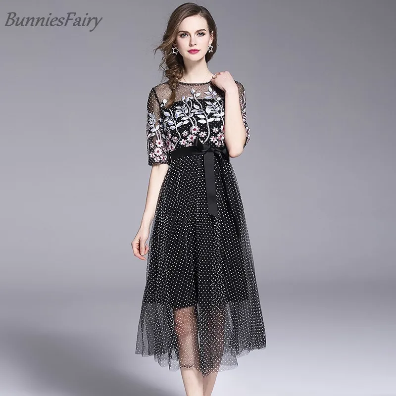 2018 Summer New Arrival O-Neck Floral and Dot Pattern Patchwork of Lace and Embroidery Sweet and Elegant Ball Gown Dress
2018 Summer New Arrival O-Neck Floral and Dot Pattern Patchwork of Lace and Embroidery Sweet and Elegant Ball Gown Dress