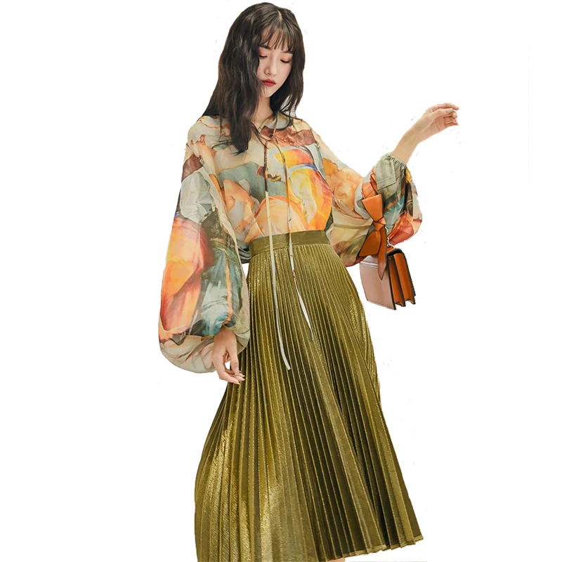2019 Women Sets Two Piece Character Pattern Printed Loose Blouse +Bright Pleated Elastic Waist Skirt Suits 2pcs Sets Streetwear
2019 Women Sets Two Piece Character Pattern Printed Loose Blouse +Bright Pleated Elastic Waist Skirt Suits 2pcs Sets Streetwear