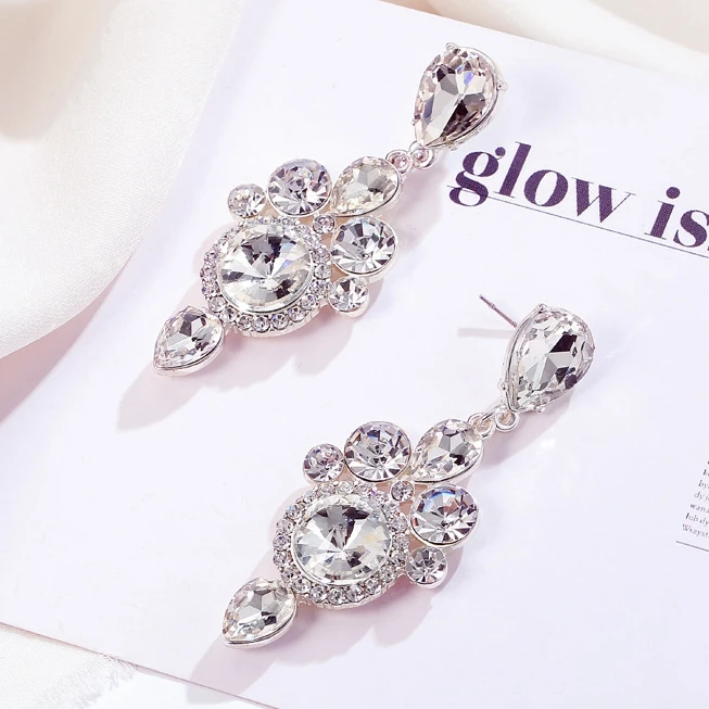 2019 Japanese Korean Sweet fashion big long full crystal white Clip On earrings handmade waterdrops statement earrings for women
2019 Japanese Korean Sweet fashion big long full crystal white Clip On earrings handmade waterdrops statement earrings for women