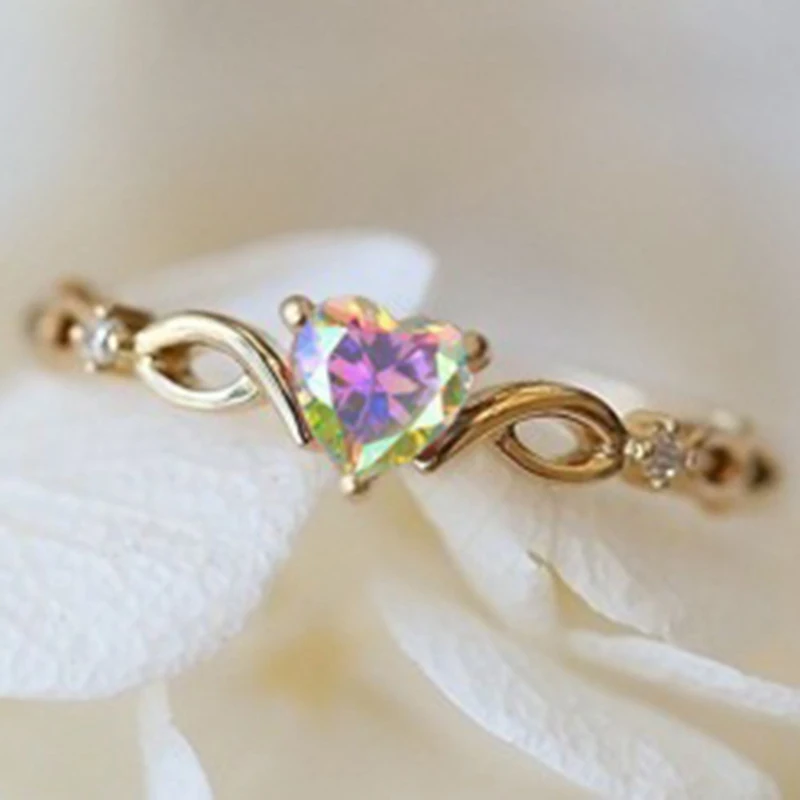 New Hot Fashion Crystal Heart Shaped Wedding Rings Exquisite Women Zircon Engagement Rings Bridal Glamour Jewelry
New Hot Fashion Crystal Heart Shaped Wedding Rings Exquisite Women Zircon Engagement Rings Bridal Glamour Jewelry