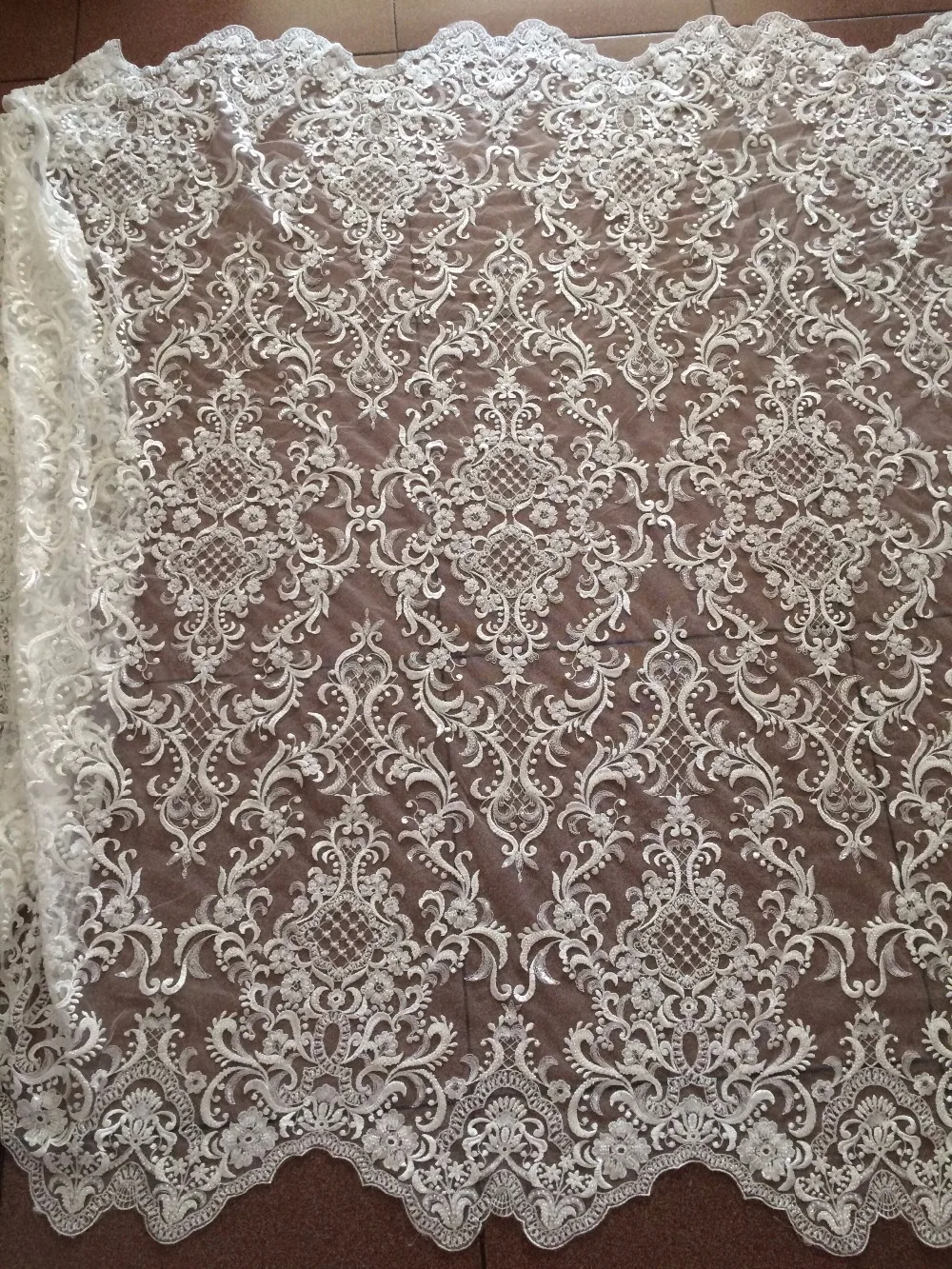 5yards off white fashionable heavy beaded African French Lace Fabric with High Quality Tulle embroidery Lace Fabric
5yards off white fashionable heavy beaded African French Lace Fabric with High Quality Tulle embroidery Lace Fabric