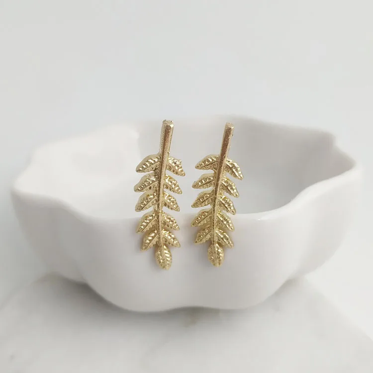 States jewelry alloy electroplating personality leaves delicate earrings earrings wholesale feathers small leaves
States jewelry alloy electroplating personality leaves delicate earrings earrings wholesale feathers small leaves