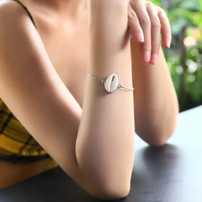 Ethnic Style Natural Sea Shell Bangles for Women Ladies Simple Creative Geometric Metal Bangles Fashion Jewelry XR1851
Ethnic Style Natural Sea Shell Bangles for Women Ladies Simple Creative Geometric Metal Bangles Fashion Jewelry XR1851