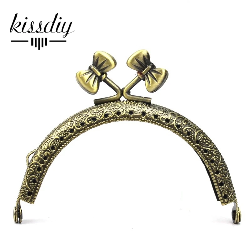 kissdiy 20pcs 8.5cm Antique Brass bornze Metal Purse Frame Leaf Coin kiss clasp Handle for DIY bag hardware accessories
kissdiy 20pcs 8.5cm Antique Brass bornze Metal Purse Frame Leaf Coin kiss clasp Handle for DIY bag hardware accessories