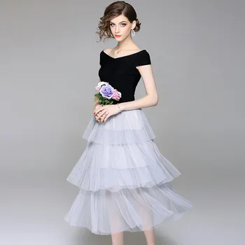 European runway 2018 summer new women's clothing v collar off shoulder short-sleeve gauze patchwork cake style summer OL dresses
European runway 2018 summer new women's clothing v collar off shoulder short-sleeve gauze patchwork cake style summer OL dresses