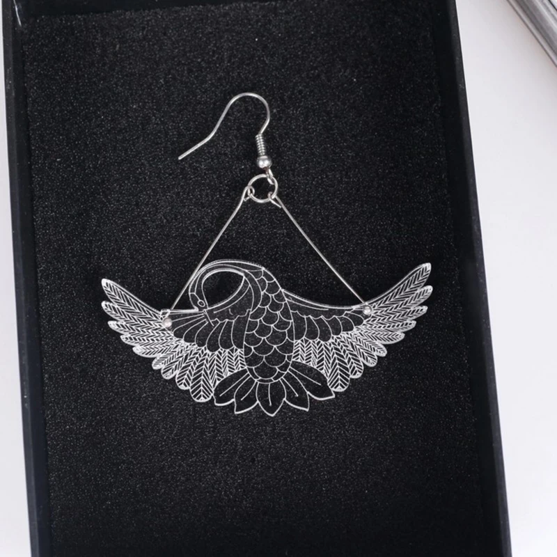 Stylish Chinoiserie Carved transparent Awing Crane acrylic Earrings For women Fashion Vintage Acrylic Earring E18184
Stylish Chinoiserie Carved transparent Awing Crane acrylic Earrings For women Fashion Vintage Acrylic Earring E18184