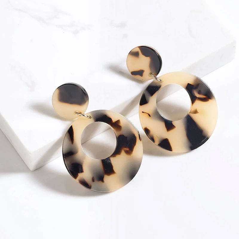 Minimalistic Leopard Tortoiseshell Acrylic Earrings For Women Round Geometric Dangle Earings Bohemian pendientes mujer moda 2018
Minimalistic Leopard Tortoiseshell Acrylic Earrings For Women Round Geometric Dangle Earings Bohemian pendientes mujer moda 2018