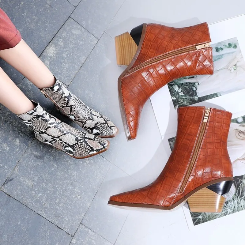 US4-11 Womens Pointed Toe Ankle Boots Crocodile Pattern Spike Chunky High Heel Side Zip Warm Winter Fleece Liner Western Shoes
US4-11 Womens Pointed Toe Ankle Boots Crocodile Pattern Spike Chunky High Heel Side Zip Warm Winter Fleece Liner Western Shoes