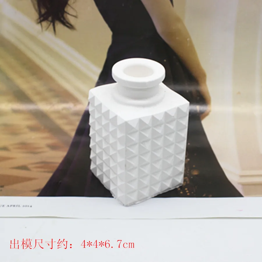 Hand Making 3d gypsum bottle aromatherapy plaster vase silicone mold Hand Making craft candle mold
Hand Making 3d gypsum bottle aromatherapy plaster vase silicone mold Hand Making craft candle mold