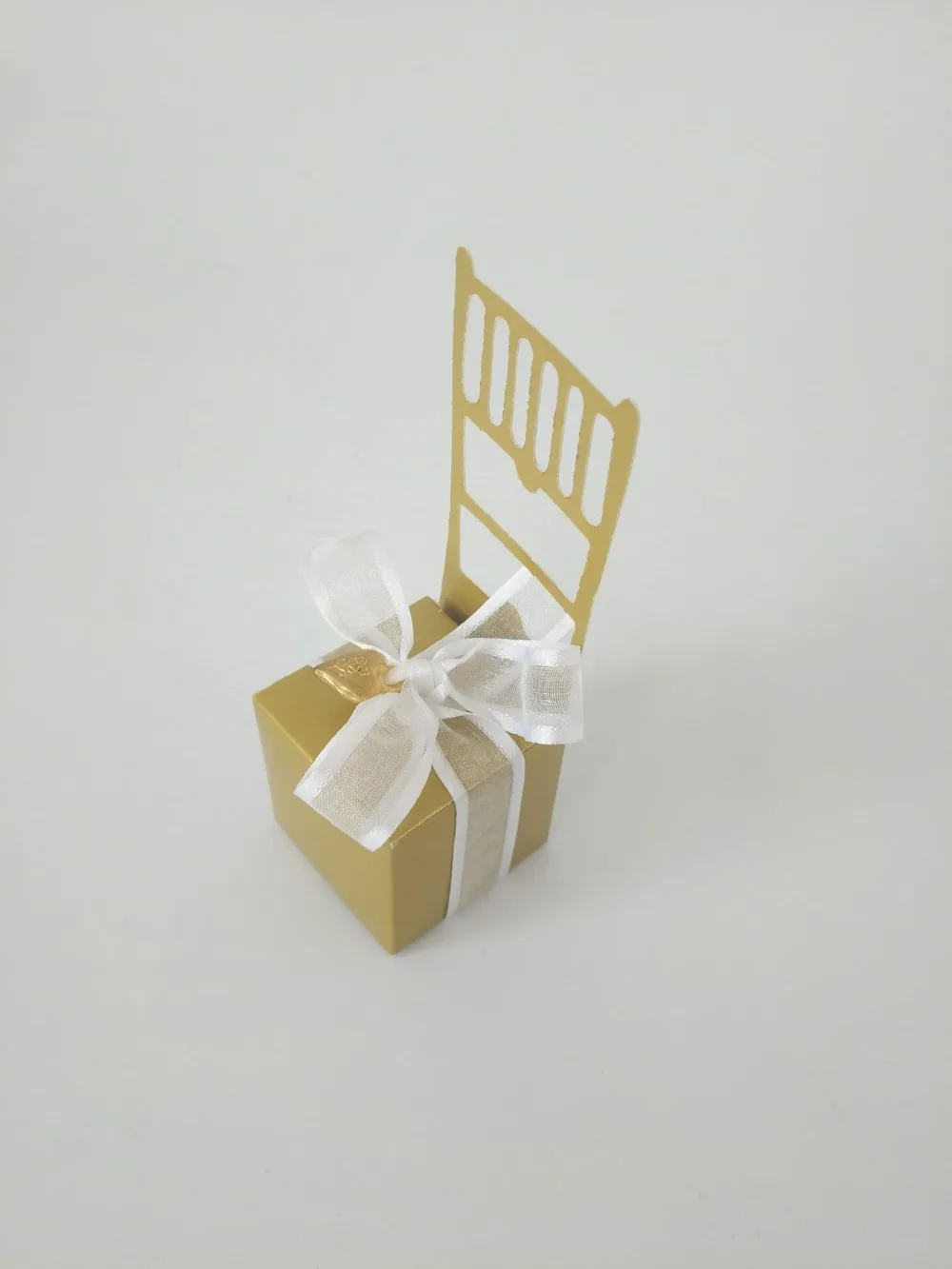 100 pieces Smll Volume Creative Golden Silver Chair DIY Paperboard Free Ribbon Wedding Candy Box Guest Return Tiny Gift Holder
100 pieces Smll Volume Creative Golden Silver Chair DIY Paperboard Free Ribbon Wedding Candy Box Guest Return Tiny Gift Holder