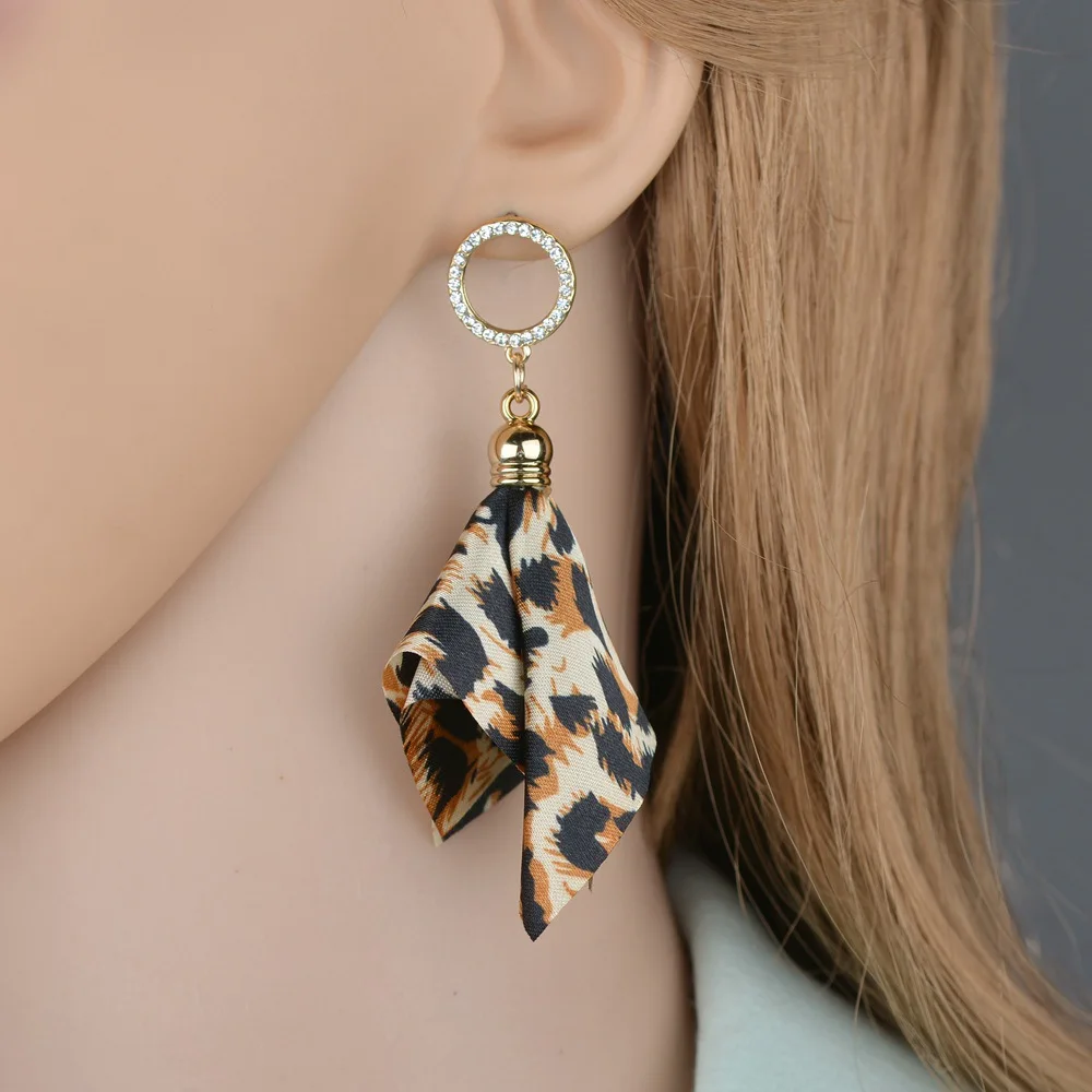 LUFAN Fashion Leopard Geometric Lily Drop Earrings Statement Bohemia Flower Big Punk Ethnic Vintage Long Earrings Women Jewelry
LUFAN Fashion Leopard Geometric Lily Drop Earrings Statement Bohemia Flower Big Punk Ethnic Vintage Long Earrings Women Jewelry