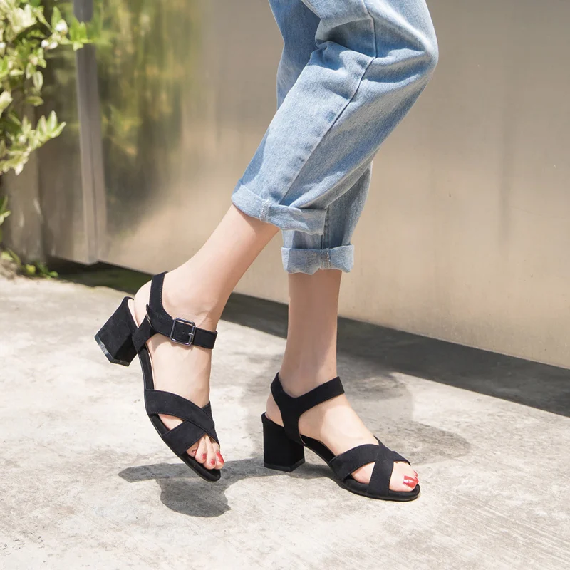 New Fashion Womens Shoes 2019 Summer Sandals For Women Casual Thick High Heels Ankle Straps Comfortable Black Sandals Shoes
New Fashion Womens Shoes 2019 Summer Sandals For Women Casual Thick High Heels Ankle Straps Comfortable Black Sandals Shoes
