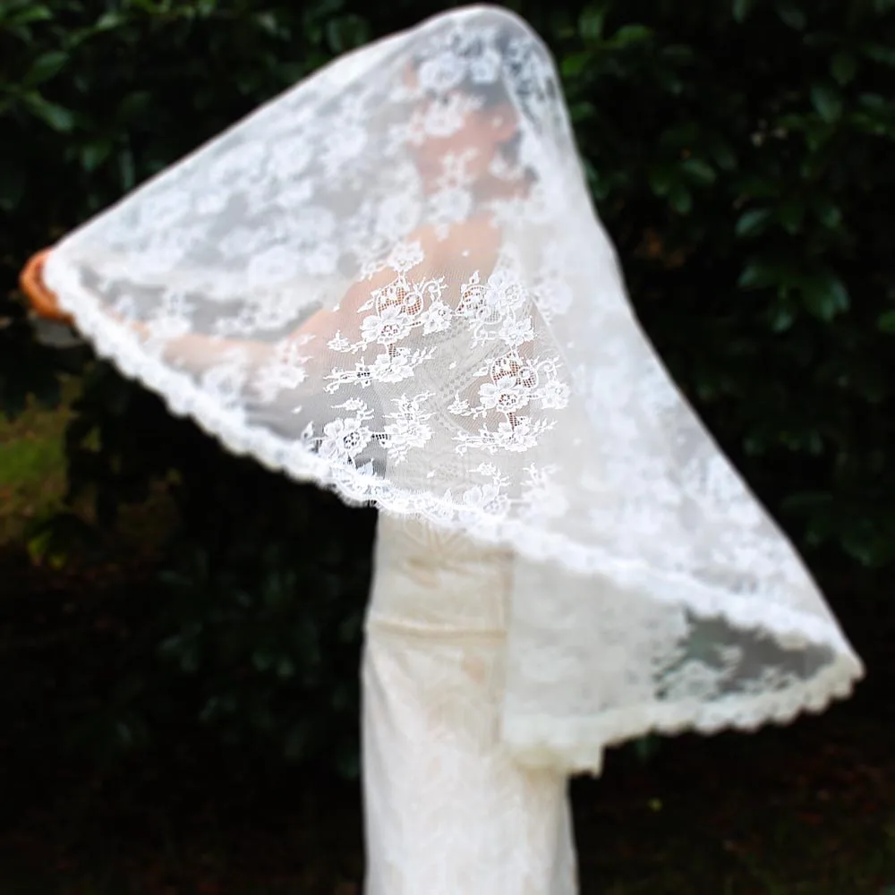 Elegant Short Floral Lace Wedding Veil High Quality Cover Face Bridal Veil WITHOUT Comb Voile Mariage Wedding Accessories
Elegant Short Floral Lace Wedding Veil High Quality Cover Face Bridal Veil WITHOUT Comb Voile Mariage Wedding Accessories