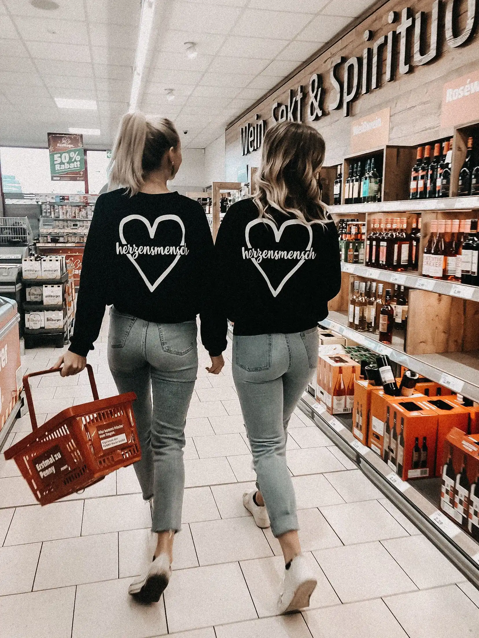 cute sweatshirts outfits