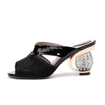 Summer new style sandals and slippers shiny ball 7.5CM heel open toe fashion black red women's slippers
Summer new style sandals and slippers shiny ball 7.5CM heel open toe fashion black red women's slippers