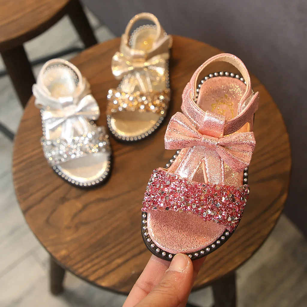 Children's girls sequins princess shoes girls fashion rubber soles bow sandals baby girl Velcro beautiful party shoes 2019 new
Children's girls sequins princess shoes girls fashion rubber soles bow sandals baby girl Velcro beautiful party shoes 2019 new