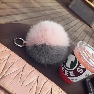 15CM Big Size Fox Fur Ball Luxury Brand Fluffy Pom Poms Women Bag Bug Monster Bag Car Charm Bugs Pompom Keychain Pendant F326
15CM Big Size Fox Fur Ball Luxury Brand Fluffy Pom Poms Women Bag Bug Monster Bag Car Charm Bugs Pompom Keychain Pendant F326