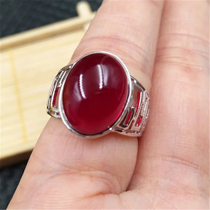Amber beeswax amber yellow ring ring live mouth adjustment plated 925 silver men and women jewelry fashion gifts
Amber beeswax amber yellow ring ring live mouth adjustment plated 925 silver men and women jewelry fashion gifts
