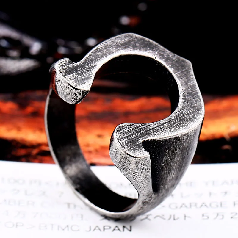 BEIER 316L stainless steel Nordic antique color horseshoe men's ring Viking horse high quality jewelry LLBR8-520R
BEIER 316L stainless steel Nordic antique color horseshoe men's ring Viking horse high quality jewelry LLBR8-520R