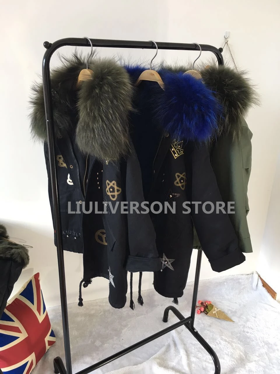 Windproof Children's Thicken Rabbit Fur Parkas Raccoon Fur Collar Trench Coat for Winter Snow Wear Jacket for Girls Boys
Windproof Children's Thicken Rabbit Fur Parkas Raccoon Fur Collar Trench Coat for Winter Snow Wear Jacket for Girls Boys