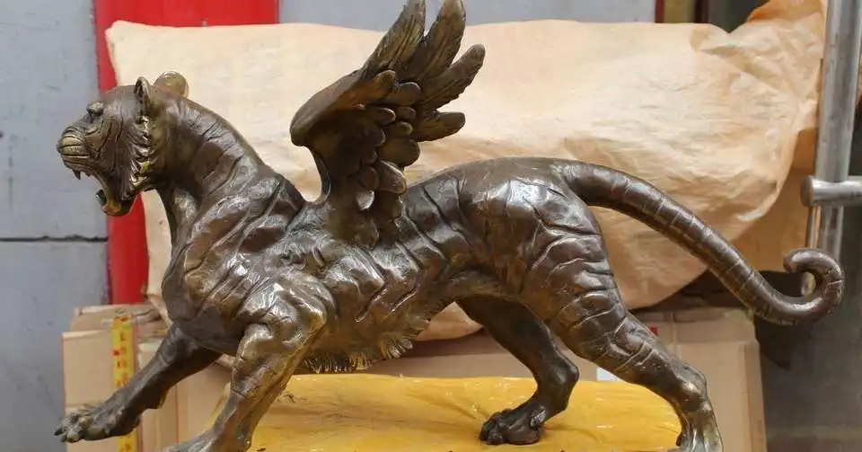 26" Larger Chinese Bronze Folk ferocious fly Zodiac Year Tiger Statue sculpture
26" Larger Chinese Bronze Folk ferocious fly Zodiac Year Tiger Statue sculpture