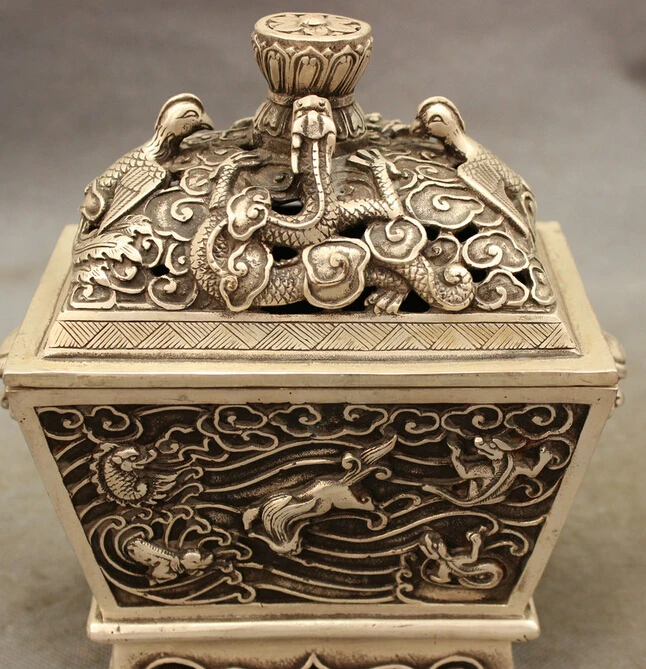JP S0114 Tibet Silver Buddhim Dragon Fish Beast Statue PiXiu Lion Incense Burner Censer
JP S0114 Tibet Silver Buddhim Dragon Fish Beast Statue PiXiu Lion Incense Burner Censer