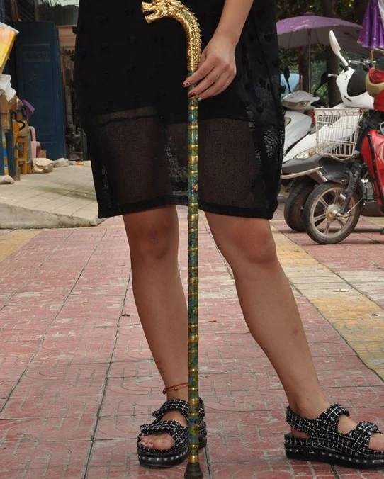 old china bronze Cloisonne dynasty palace Emperor Dragon Crutch Walking stick A
old china bronze Cloisonne dynasty palace Emperor Dragon Crutch Walking stick A