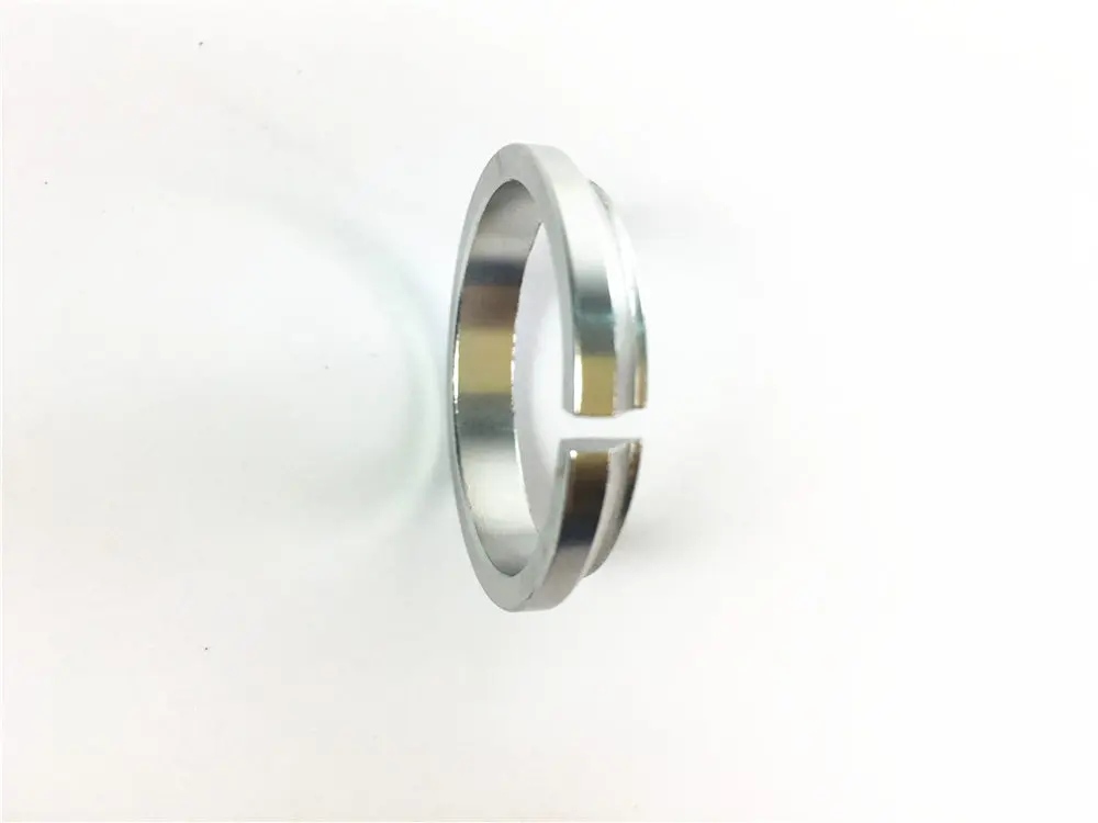 Bicycle front fork fastening ring aluminum alloy fastening ring bicycle front fork washer inner diameter 28.6mm
Bicycle front fork fastening ring aluminum alloy fastening ring bicycle front fork washer inner diameter 28.6mm