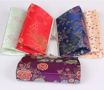 Delicate flower embroidery women evening clutch bag mini size women evening handbag purse for party ladies
Delicate flower embroidery women evening clutch bag mini size women evening handbag purse for party ladies