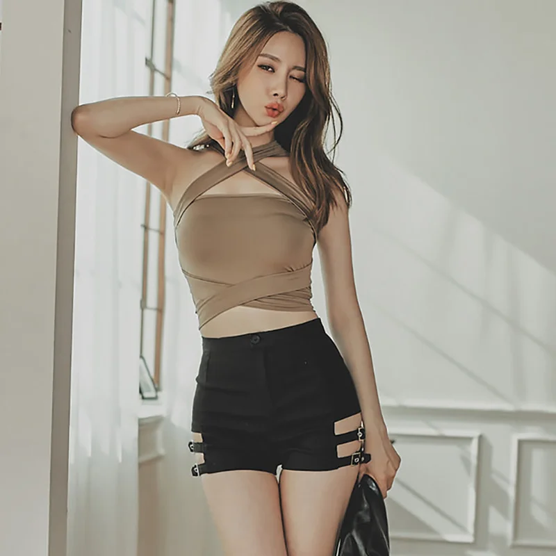 2019 Sexy Punk Women Shorts Metal Button Decoration Elastic Band Hollow Out Hip Pop Summer Fashion Shorts
2019 Sexy Punk Women Shorts Metal Button Decoration Elastic Band Hollow Out Hip Pop Summer Fashion Shorts