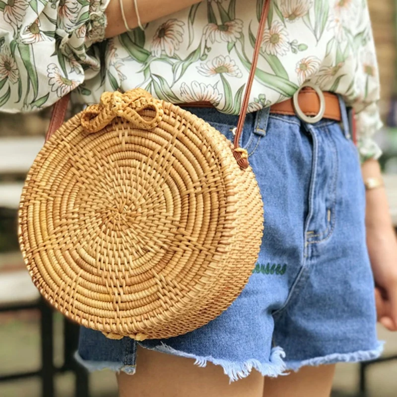 Multi-purpose Women Straw Storage Bag Beach Bamboo Handbag Shoulder Tote Bag Makeup Organizer Cosmetics Rattan Bags
Multi-purpose Women Straw Storage Bag Beach Bamboo Handbag Shoulder Tote Bag Makeup Organizer Cosmetics Rattan Bags