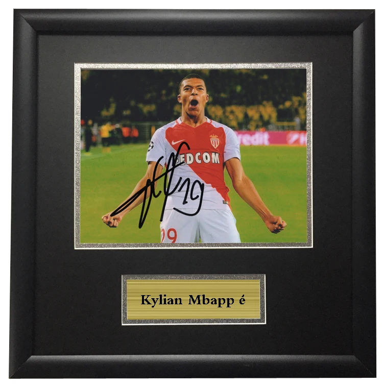 Memorabilia Mbappe football players with SA COA autographed signeded photo frame
Memorabilia Mbappe football players with SA COA autographed signeded photo frame