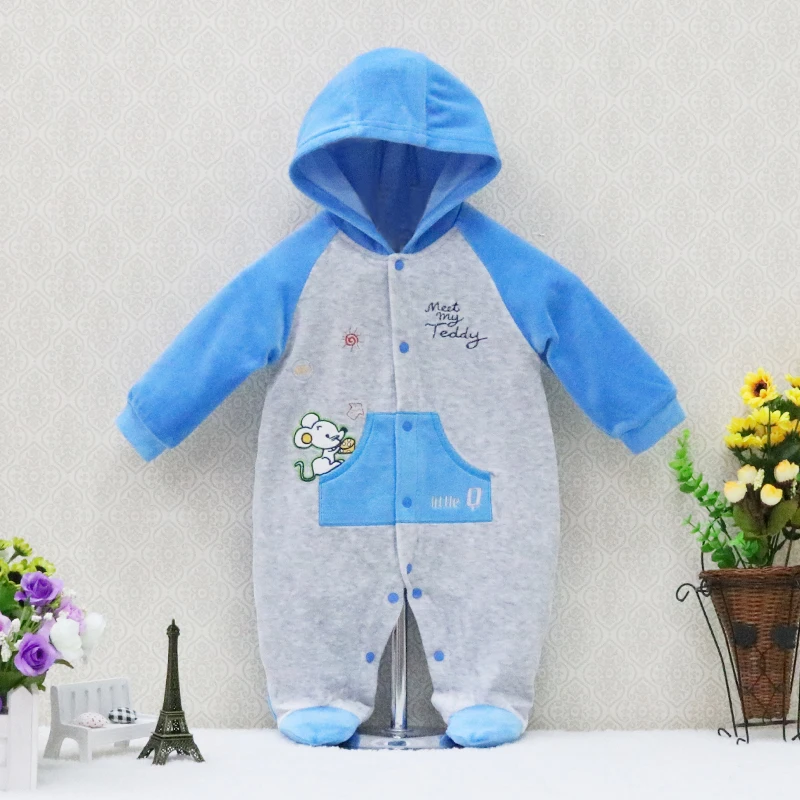 2023 Spring autumn soft velvet baby clothing buckle front opening child clothes hoodie children apparel cute winter kids romper
2023 Spring autumn soft velvet baby clothing buckle front opening child clothes hoodie children apparel cute winter kids romper