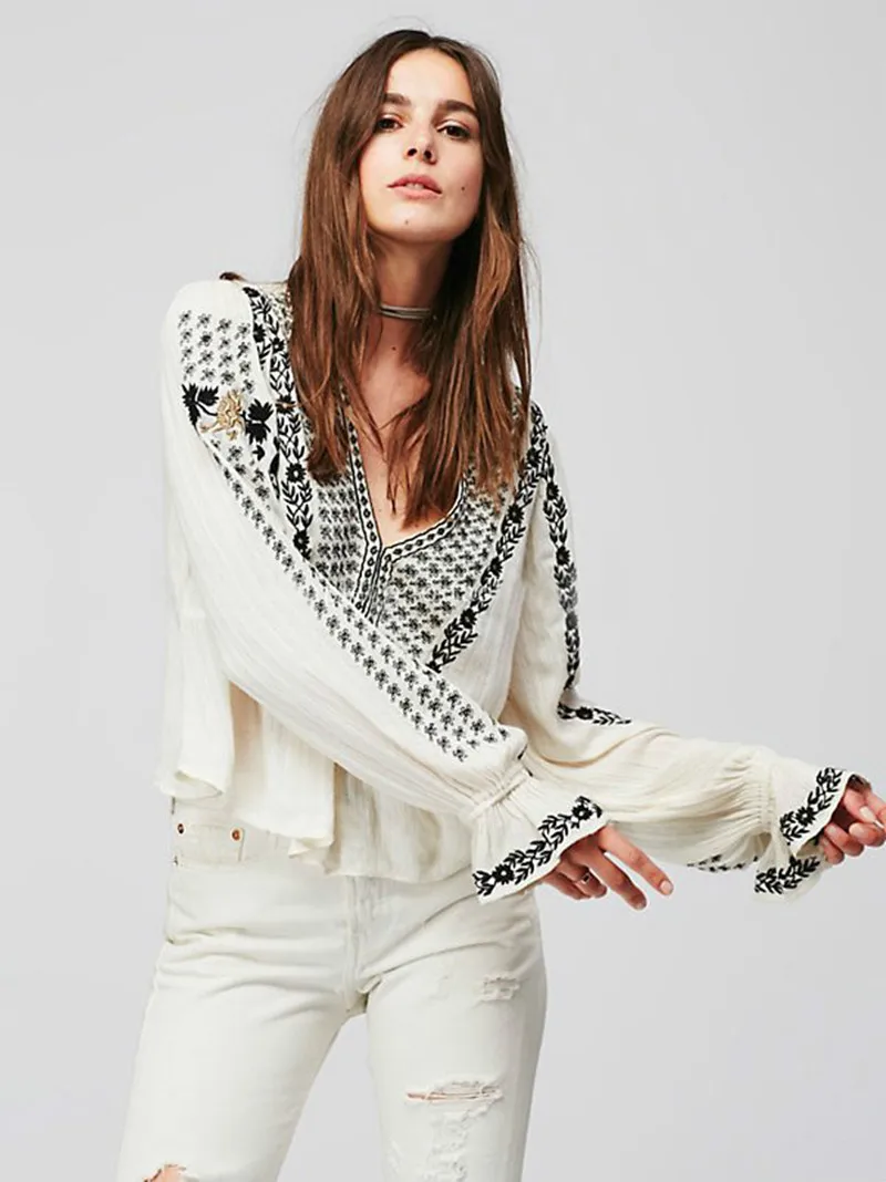Vintage Bohemian Free Style People Sexy V-Neck Flare Sleeve Embroidery Shirts Autumn Winter Women Vestido Fashion Blouses Tops
Vintage Bohemian Free Style People Sexy V-Neck Flare Sleeve Embroidery Shirts Autumn Winter Women Vestido Fashion Blouses Tops