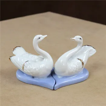 Heart Bonded Porcelain Shorebird Lovers Miniature Creative Ceramics Couple Swan Statue Love Souvenir Decor Gift Craft Ornament
Heart Bonded Porcelain Shorebird Lovers Miniature Creative Ceramics Couple Swan Statue Love Souvenir Decor Gift Craft Ornament