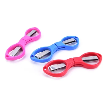 1PCS Key chain Camping Mini Cutter Fishing Scissor Random Color colorful plastic stainless Steel Folding Scissors high quality
1PCS Key chain Camping Mini Cutter Fishing Scissor Random Color colorful plastic stainless Steel Folding Scissors high quality